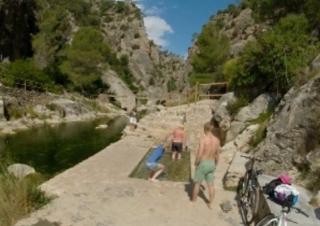  a dip